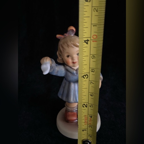 M I Hummel Goebel WAIT FOR ME Girl Figurine with Duck Hum 2148/A - Picture 7 of 7